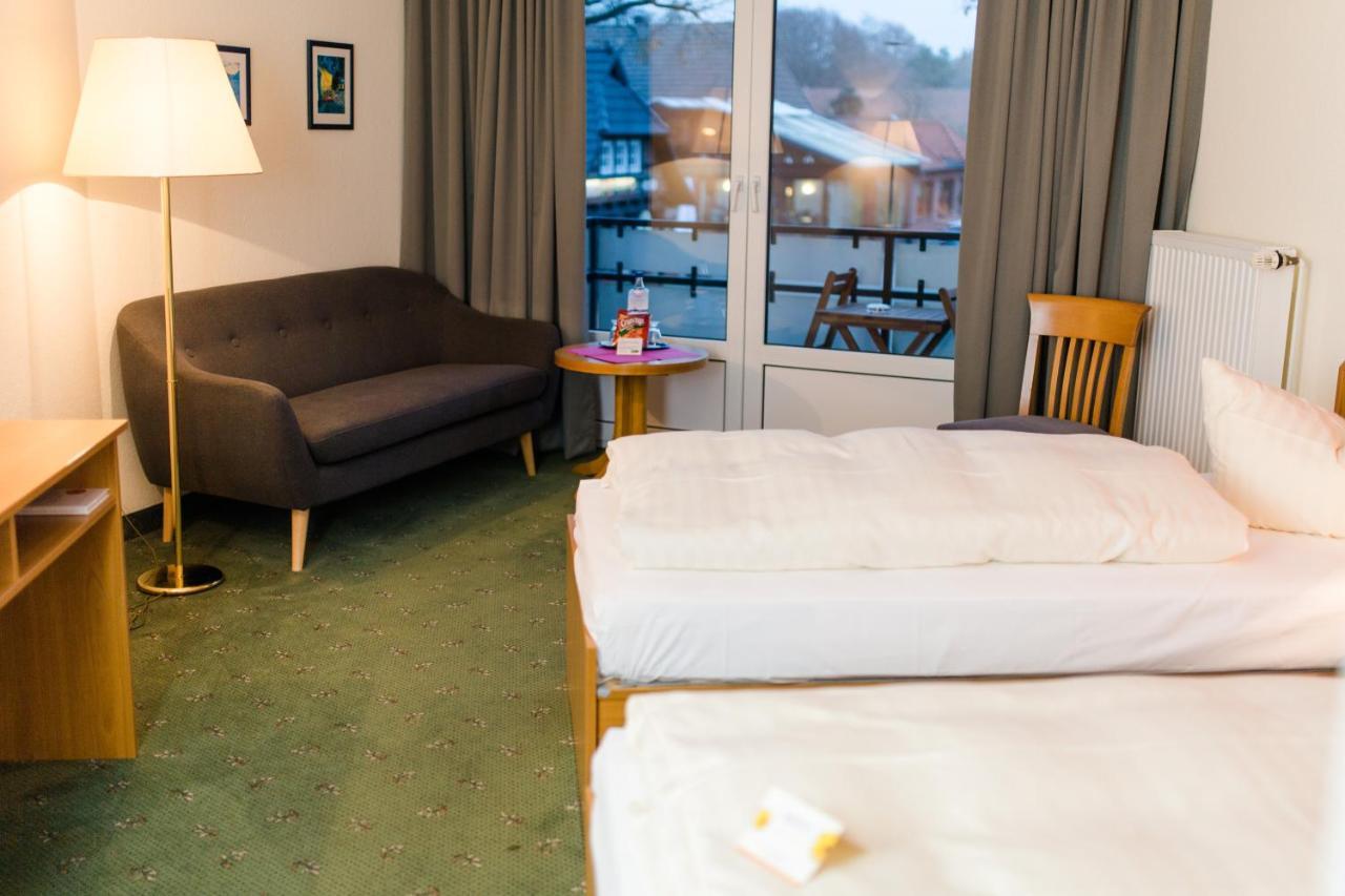 Akzent Hotel Zur Gruenen Eiche Биспинген Экстерьер фото