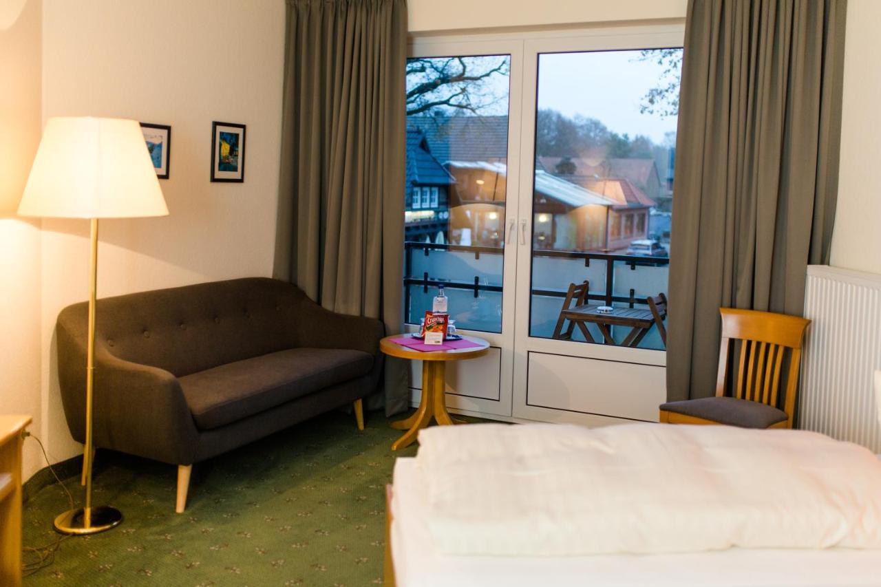 Akzent Hotel Zur Gruenen Eiche Биспинген Экстерьер фото
