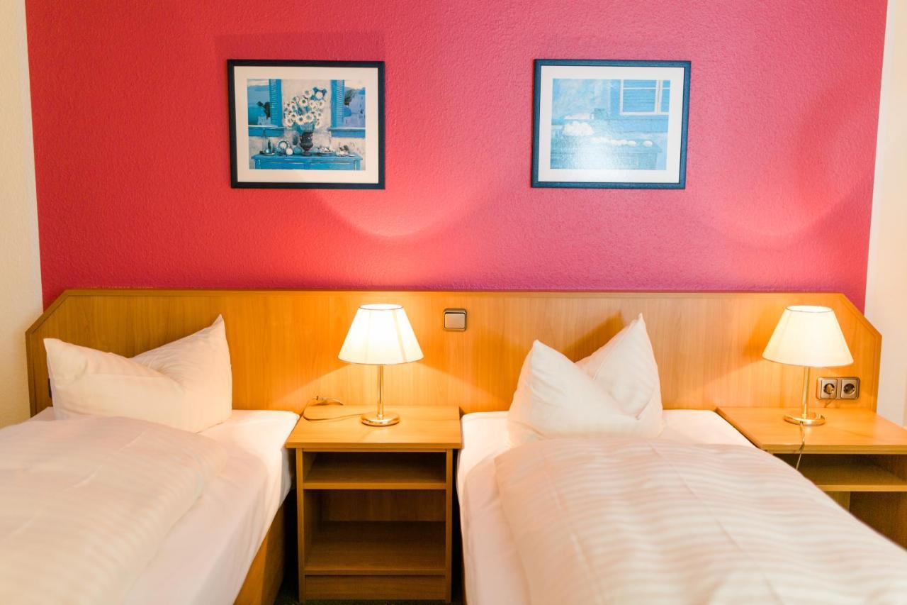 Akzent Hotel Zur Gruenen Eiche Биспинген Экстерьер фото